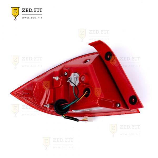 چراغ خطر عقب راست روی گلگیرJ5 AT;J5 MT